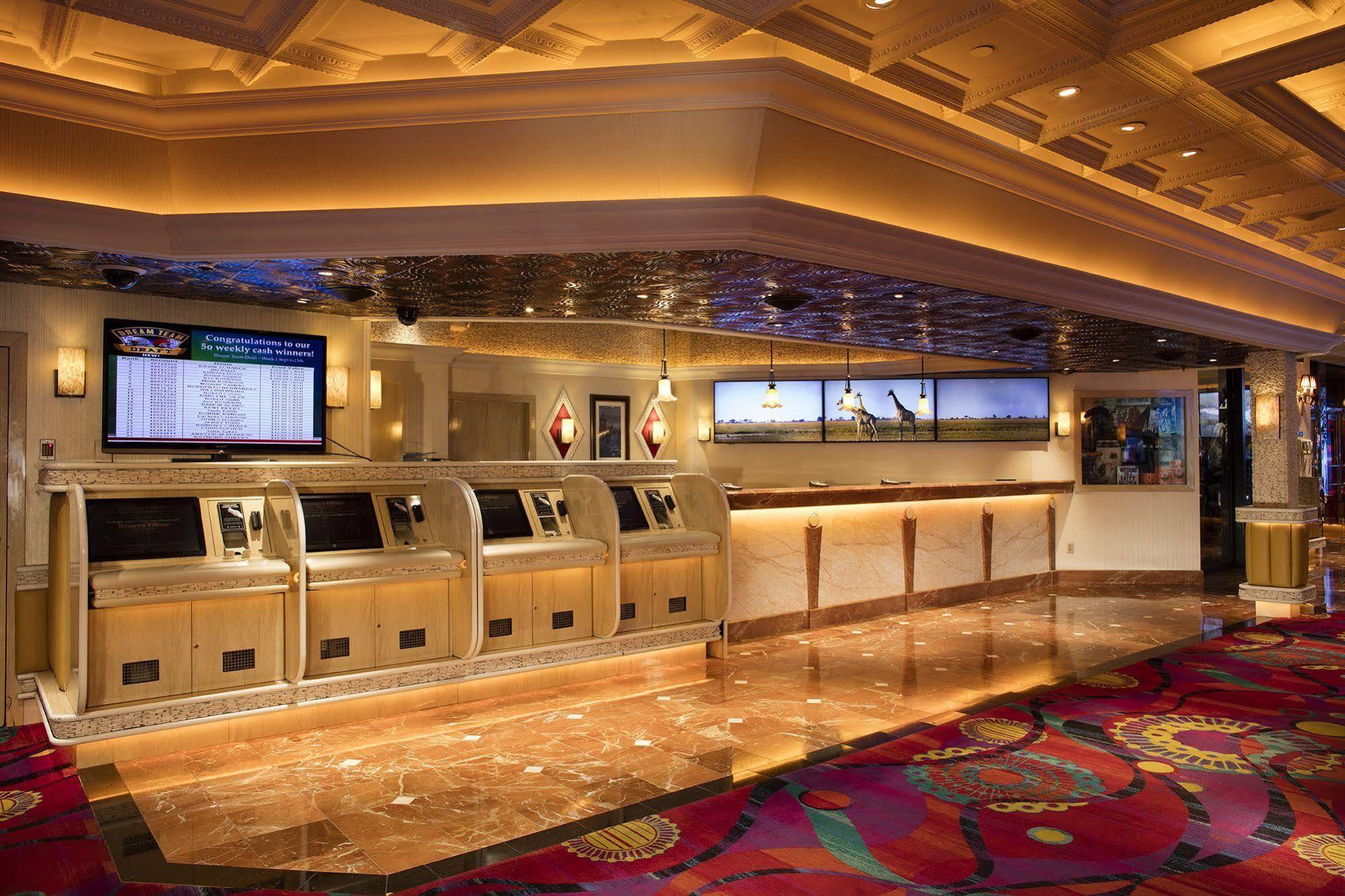 Western Village Inn And Casino Sparks Bagian luar foto