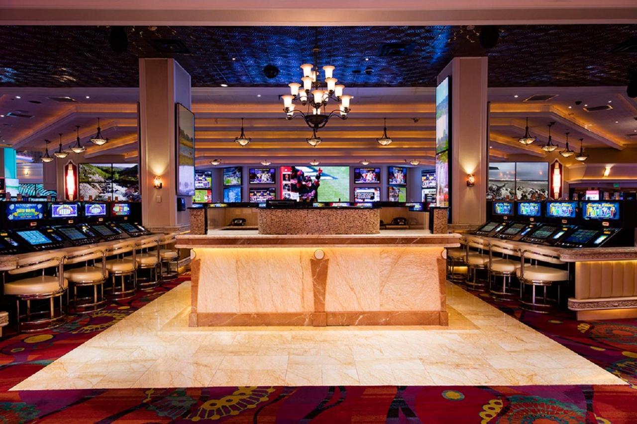Western Village Inn And Casino Sparks Bagian luar foto